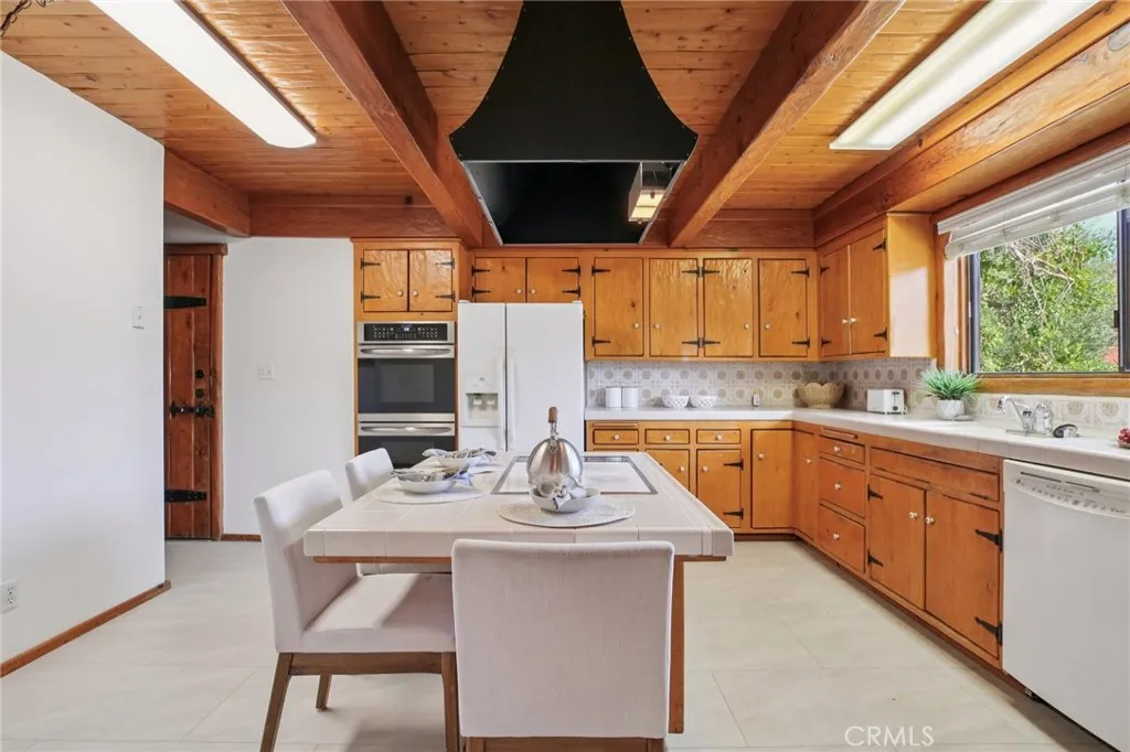 9 Moccasin Lane, Rolling Hills Estates, California 90274 home-pic-9